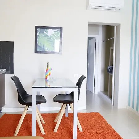 Apartment California - Caters To Gay Men